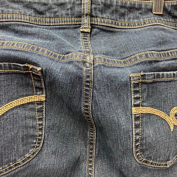 Chico's 2.5 Short Womens Straight Leg Medium Wash Jeans Size 14P Classic‎ Denim - Picture 6 of 16